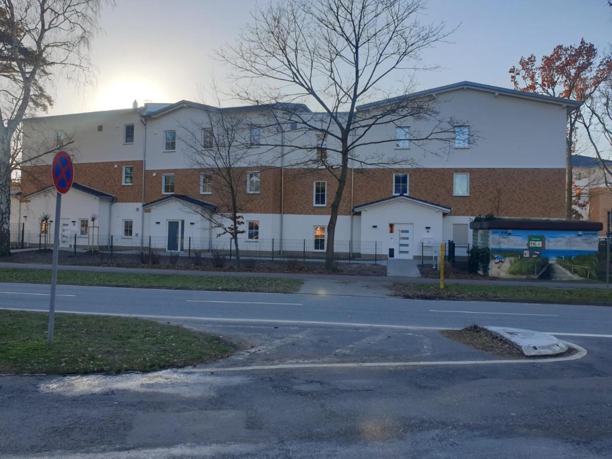 Unweit Warnemünde Sobierajczyk In Markgrafenheide *